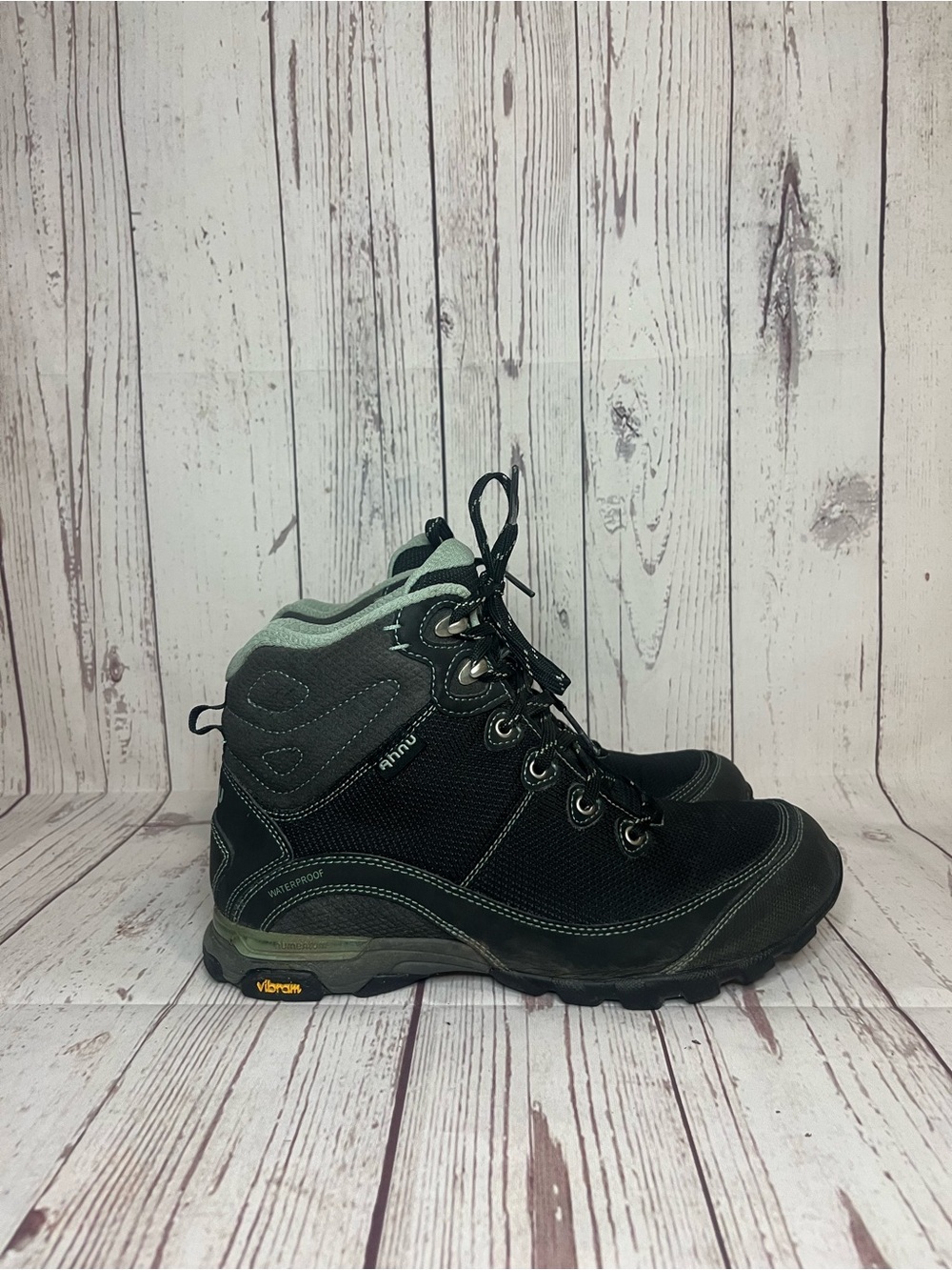 Ahnu Sugarpine Black Waterproof Vibram Hiking Boots Size 8.5 Womens